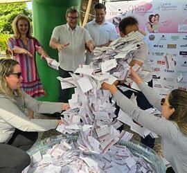 Motorista ganhou prêmio principal da campanha do comércio