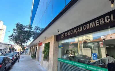 Sábado tem comércio aberto até 18h